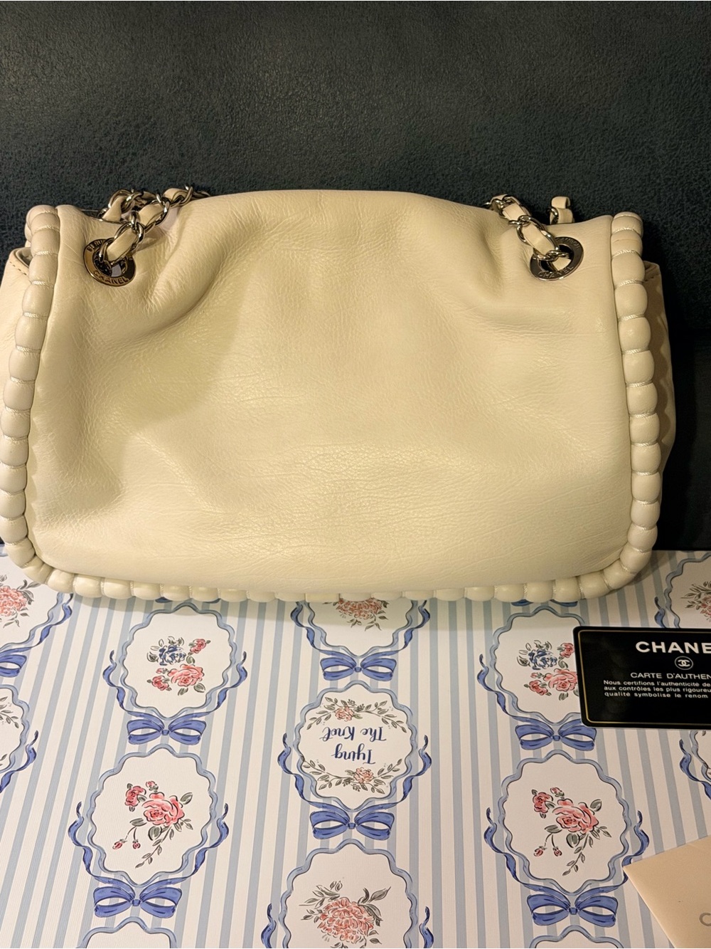 CHANEL Cream Quilted Lambskin Shoulder Bag with silver-tone Chain - Picture 6 of 17